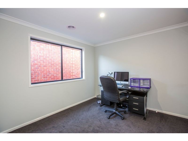 28 Merritt Avenue, Cranbourne VIC 3977