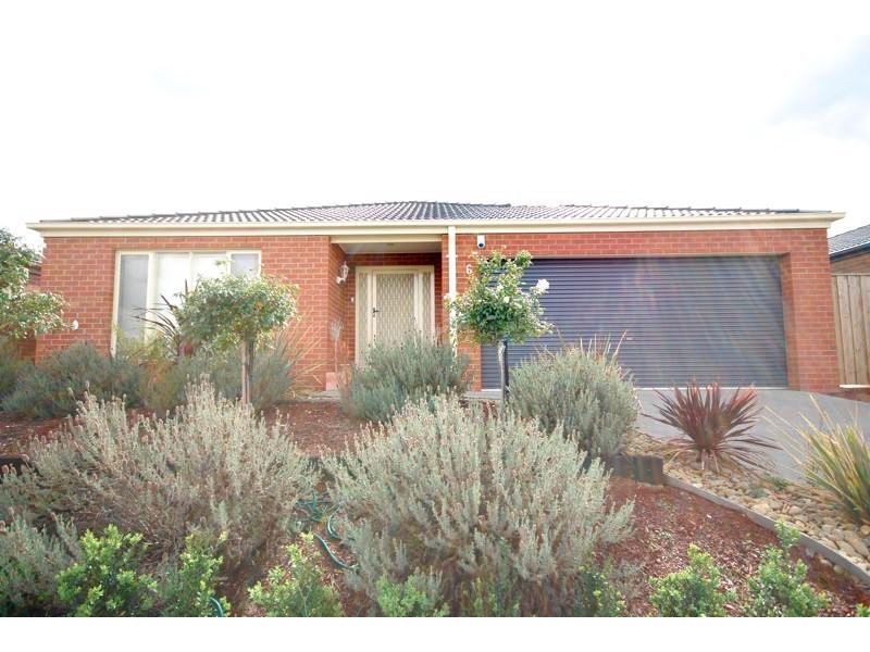 6 Tulip Grove, Cranbourne North VIC 3977