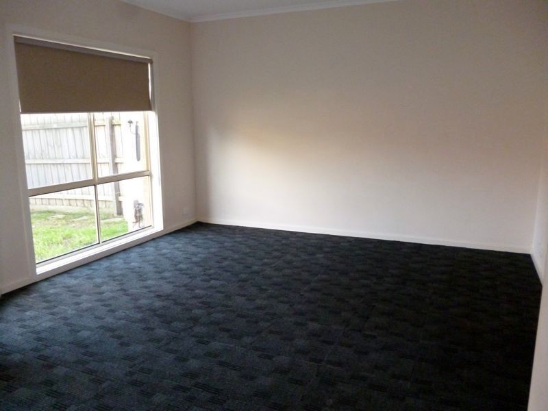 15 Boronia Avenue, Cranbourne VIC 3977