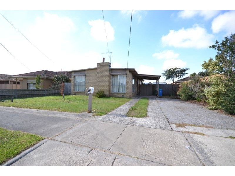 14 Mclaren Avenue, Cranbourne VIC 3977