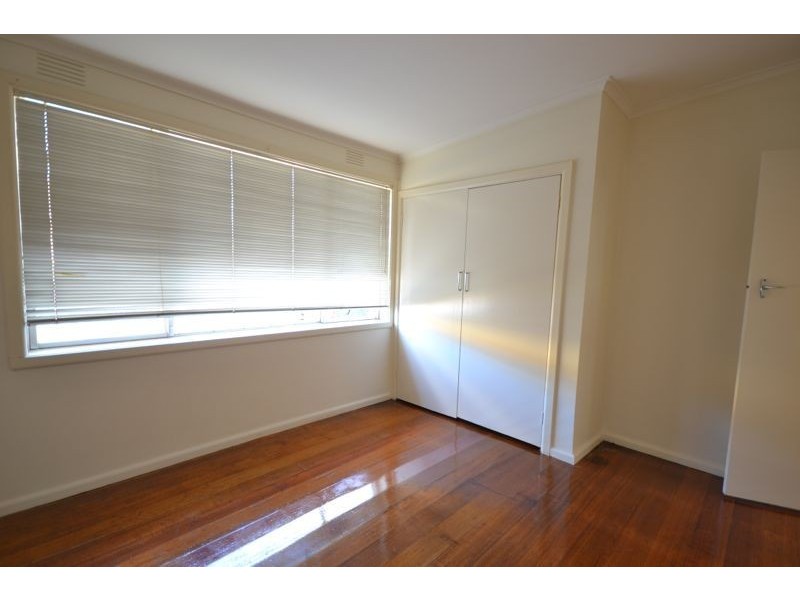 14 Mclaren Avenue, Cranbourne VIC 3977