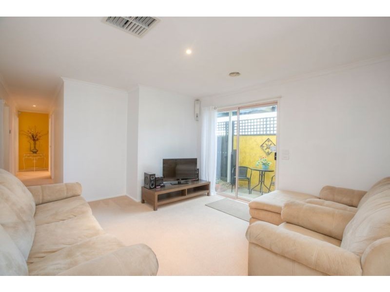 58 Rachel Drive, Cranbourne North VIC 3977