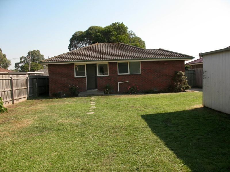 4 Christine Street, Cranbourne VIC 3977