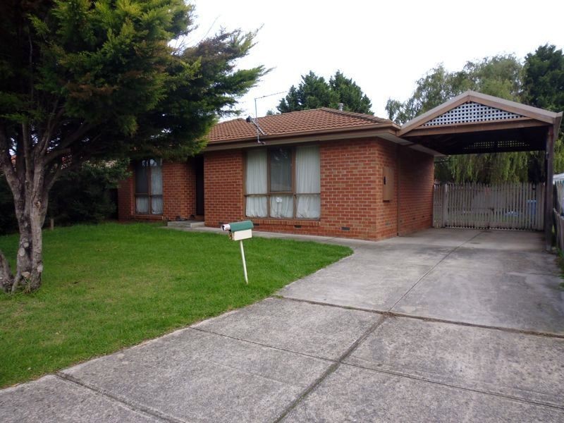 13 Plaistow Court, Cranbourne North VIC 3977