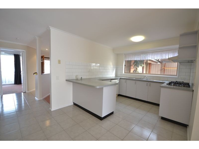 7 Frances Crescent, Cranbourne North VIC 3977