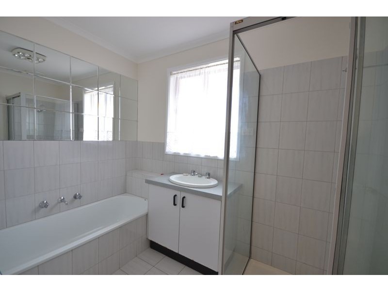 7 Frances Crescent, Cranbourne North VIC 3977