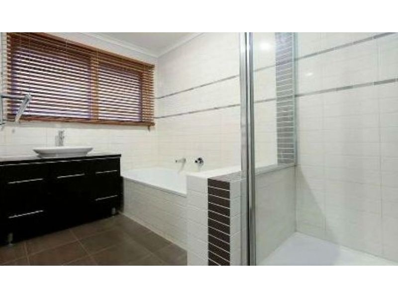 15 Strathavan Drive, Berwick VIC 3806