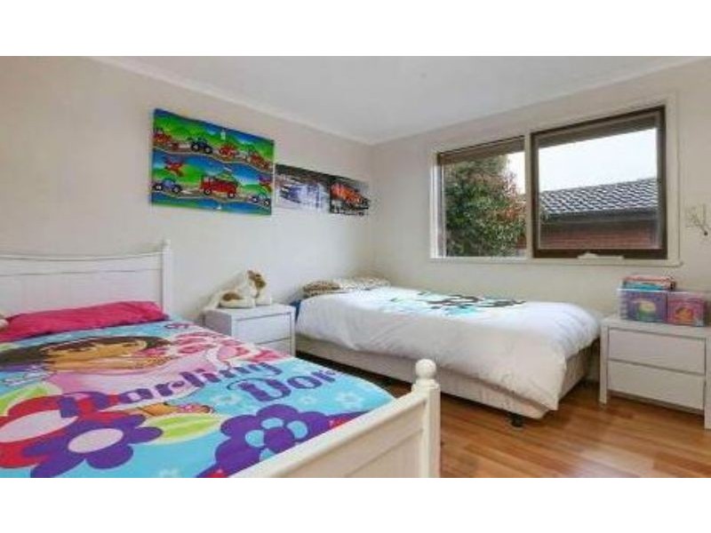 15 Strathavan Drive, Berwick VIC 3806