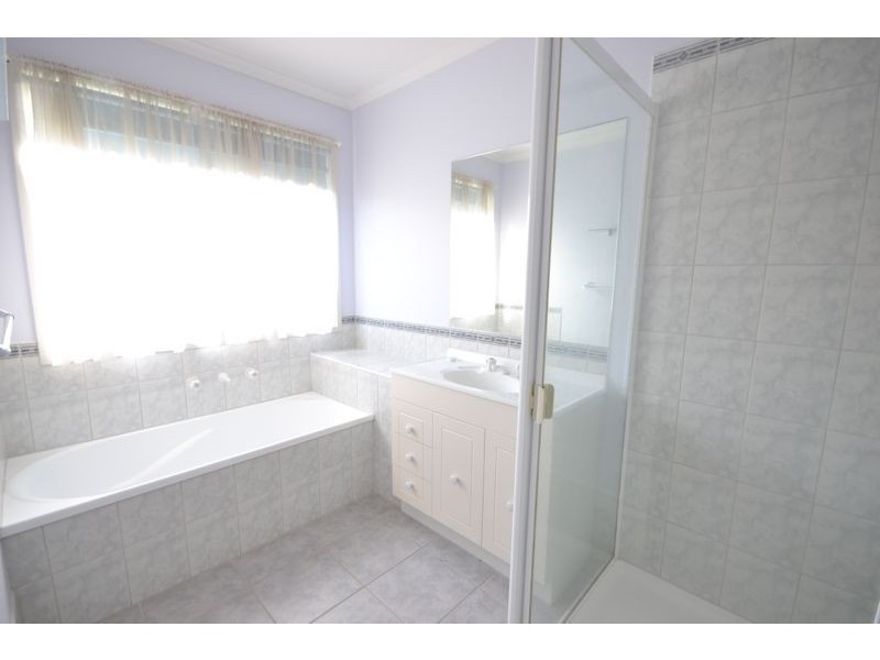 13 Menindee Terrace, Narre Warren VIC 3805