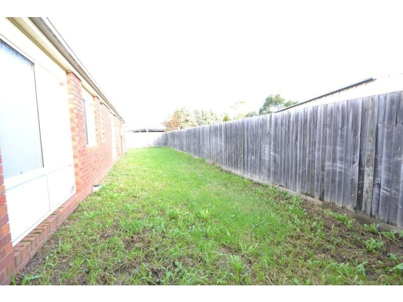 13 Menindee Terrace, Narre Warren VIC 3805