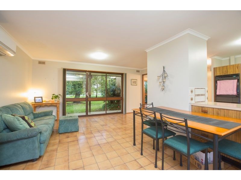 16 Oroya Grove, Clyde VIC 3978