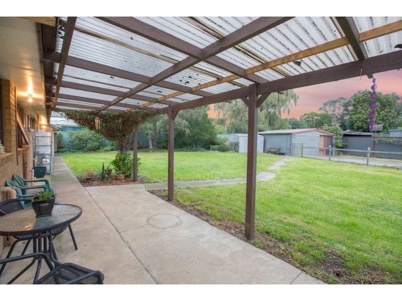 16 Oroya Grove, Clyde VIC 3978