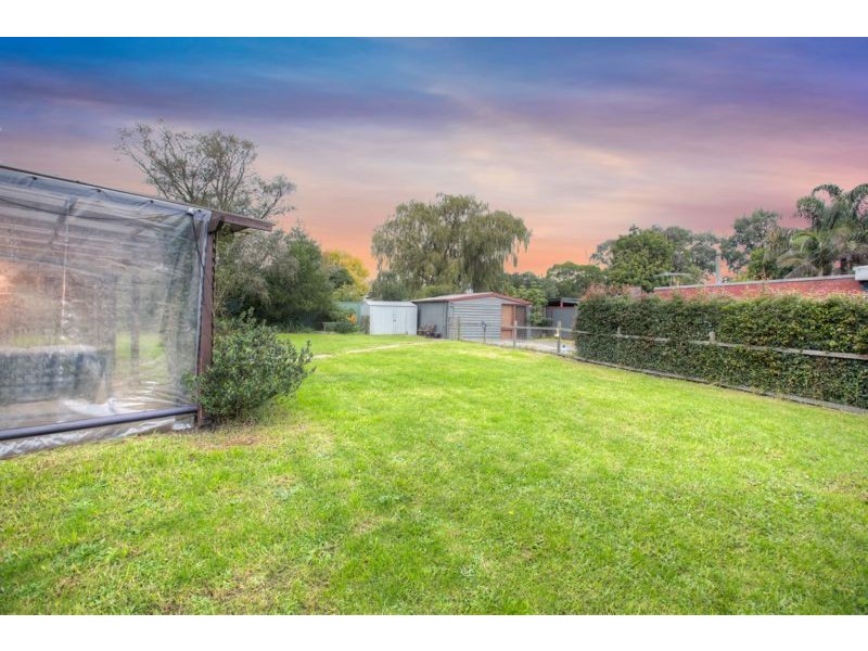 16 Oroya Grove, Clyde VIC 3978