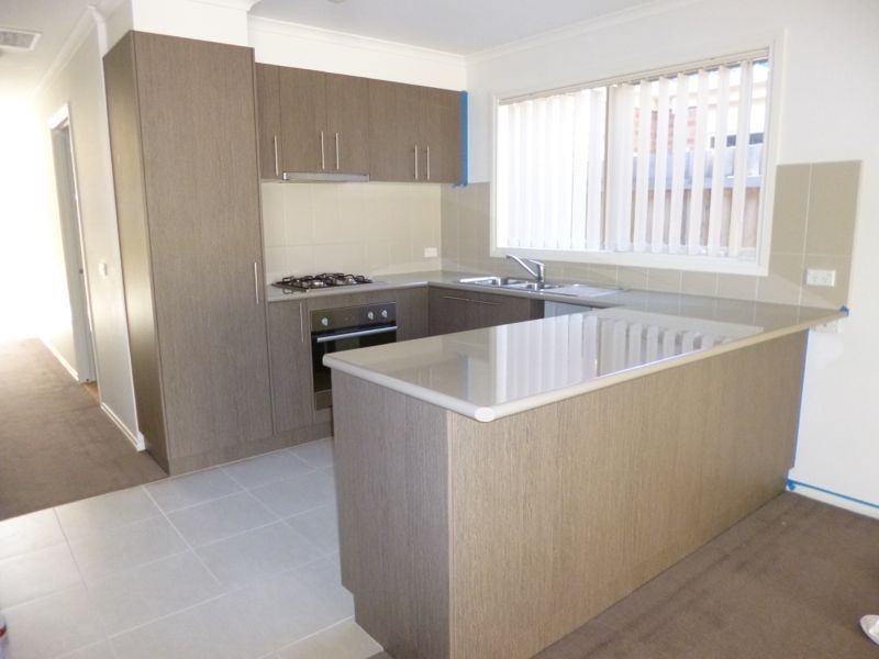 14/40 Army Road, Pakenham VIC 3810