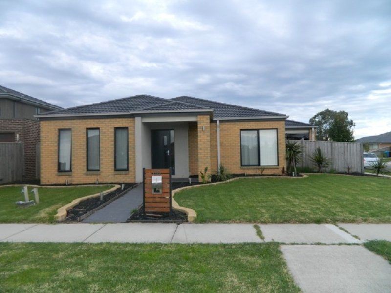 60 Thunderbolt Drive, Cranbourne East VIC 3977