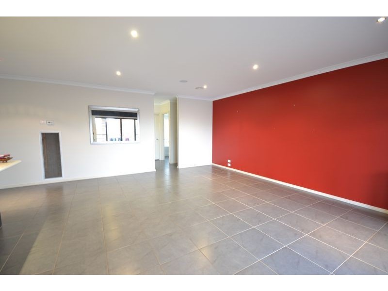 60 Thunderbolt Drive, Cranbourne East VIC 3977
