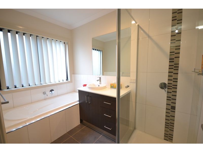 60 Thunderbolt Drive, Cranbourne East VIC 3977