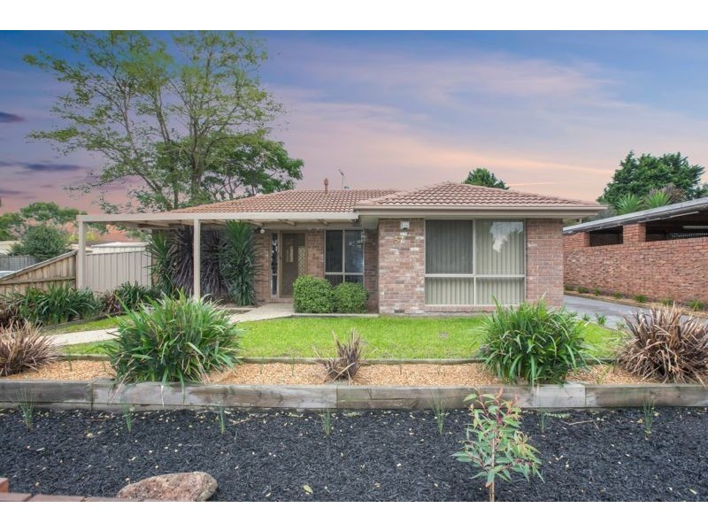 57 Courtenay Avenue, Cranbourne North VIC 3977