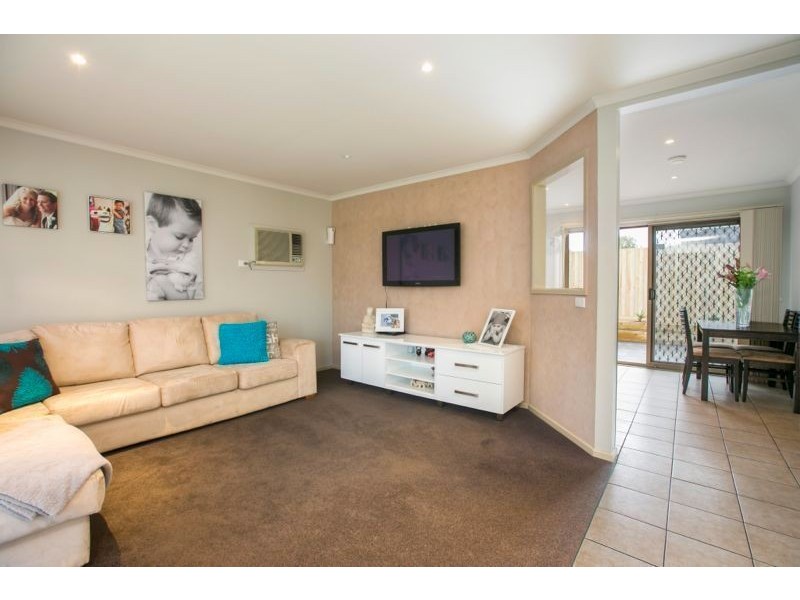 57 Courtenay Avenue, Cranbourne North VIC 3977