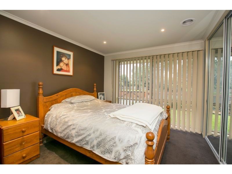 57 Courtenay Avenue, Cranbourne North VIC 3977
