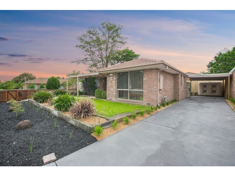 57 Courtenay Avenue, Cranbourne North VIC 3977