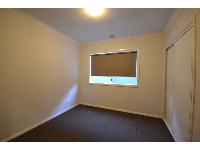 27 Moore Mews, Pakenham VIC 3810