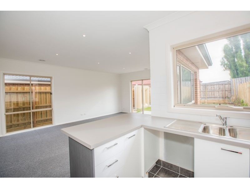 1/16-18 Phelan Drive, Cranbourne North VIC 3977