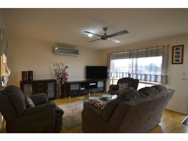 49A Lakeview Drive, Narre Warren South VIC 3805