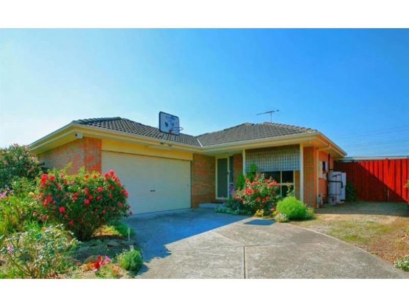 3 Rimes Close, Cranbourne West VIC 3977