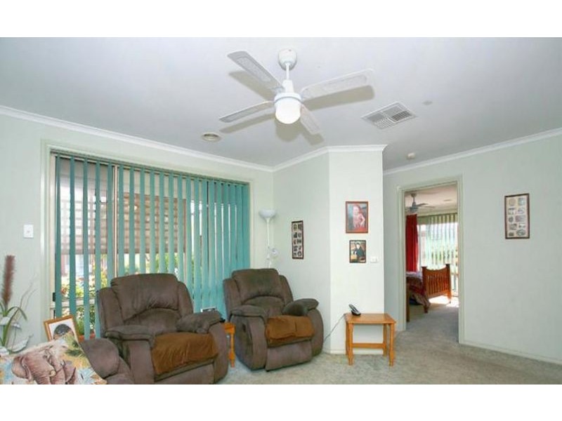 3 Rimes Close, Cranbourne West VIC 3977