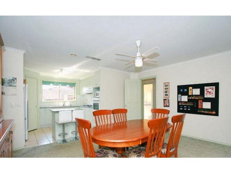 3 Rimes Close, Cranbourne West VIC 3977