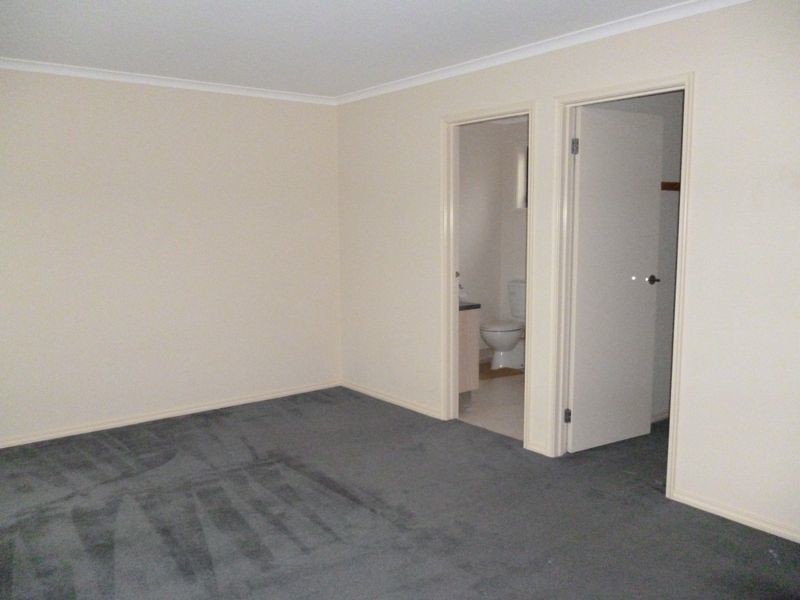 1 Trevino Way, Cranbourne North VIC 3977