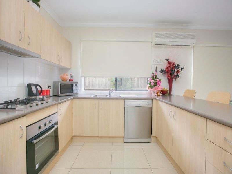 13 Beechtree Way, Cranbourne North VIC 3977