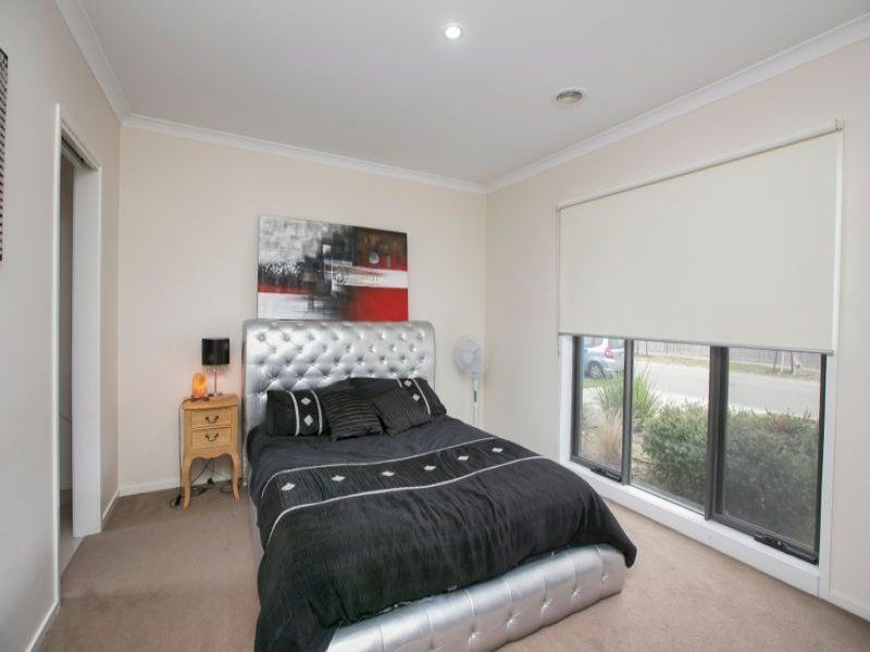 13 Beechtree Way, Cranbourne North VIC 3977