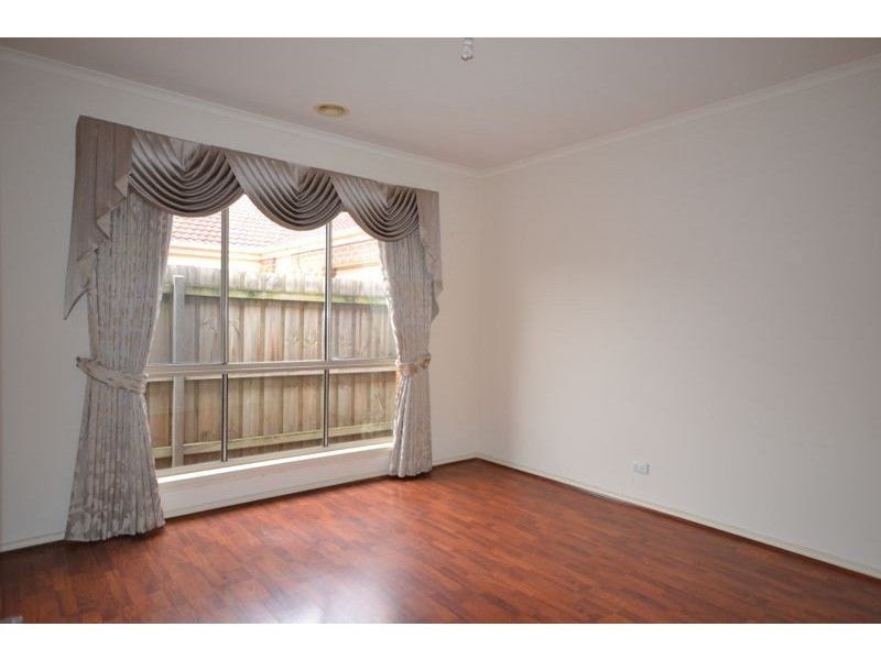 19 Ratcliffe Way, Lynbrook VIC 3975