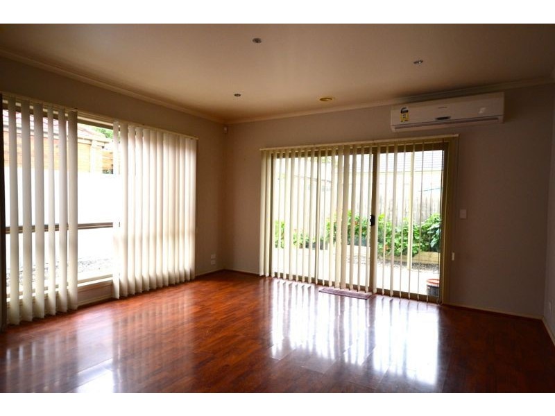 19 Ratcliffe Way, Lynbrook VIC 3975