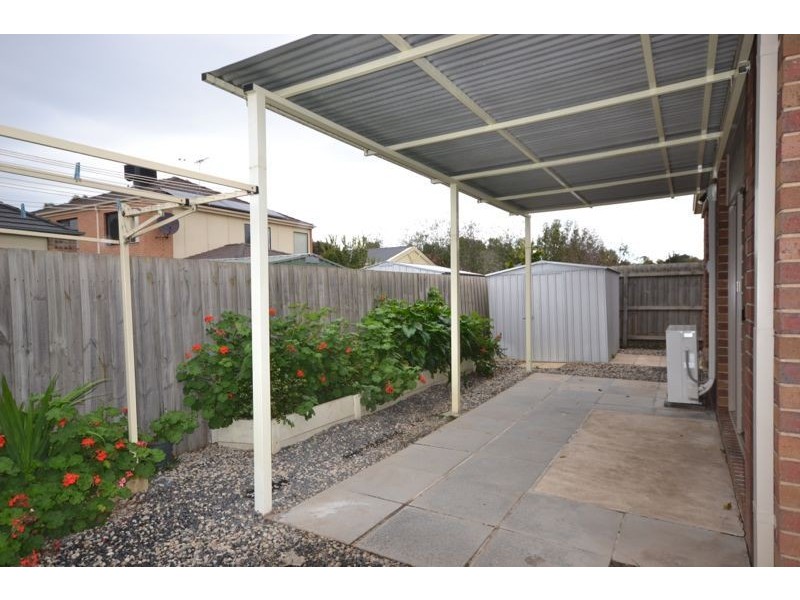 19 Ratcliffe Way, Lynbrook VIC 3975