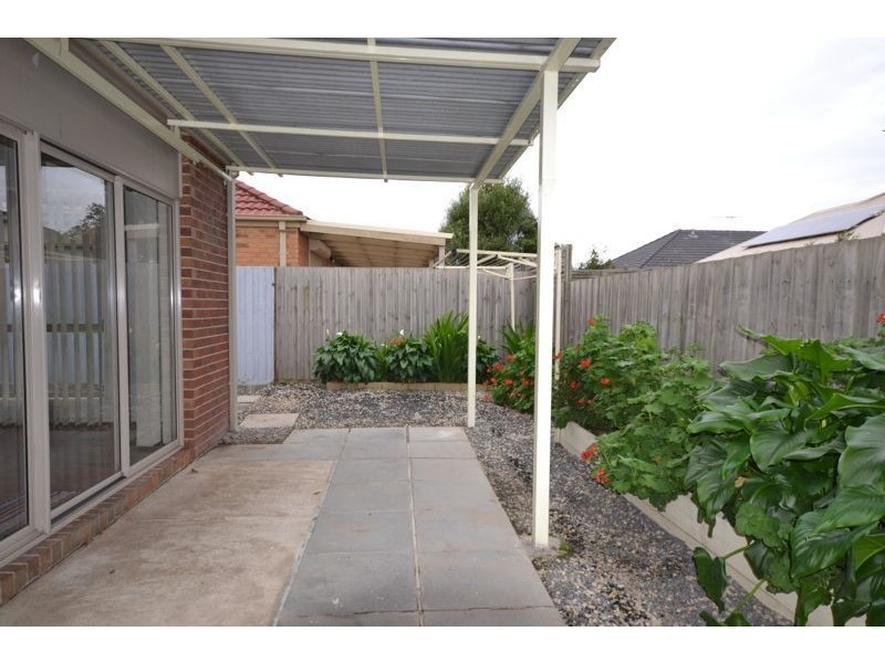 19 Ratcliffe Way, Lynbrook VIC 3975