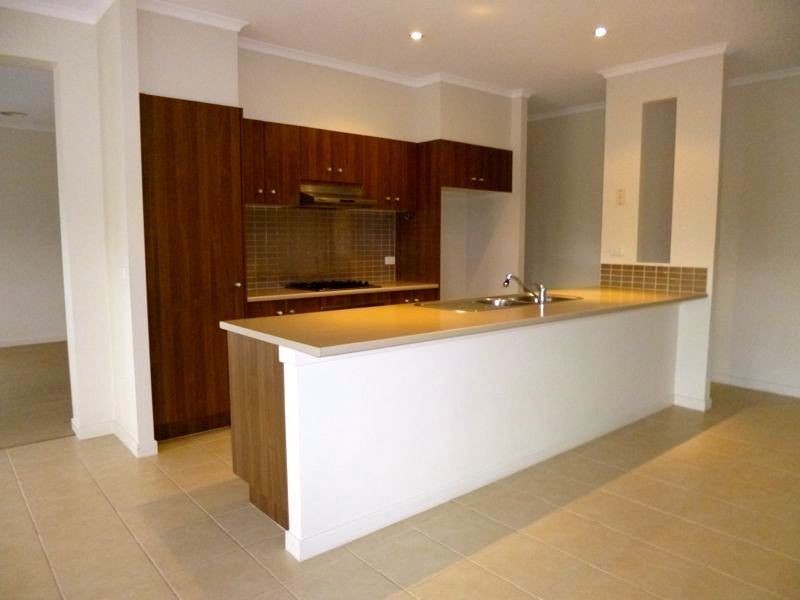 37 Golden Grove Drive, Narre Warren South VIC 3805