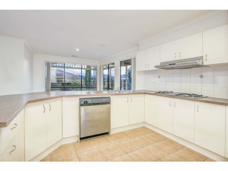 10 Broadland Way, Narre Warren South VIC 3805