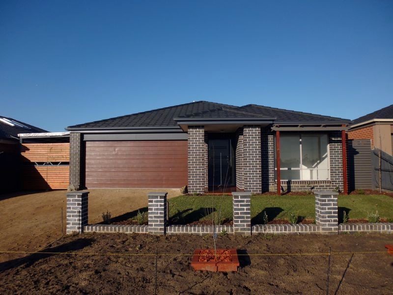 5 Shorey Place, Cranbourne West VIC 3977