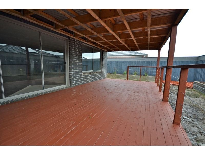 5 Shorey Place, Cranbourne West VIC 3977