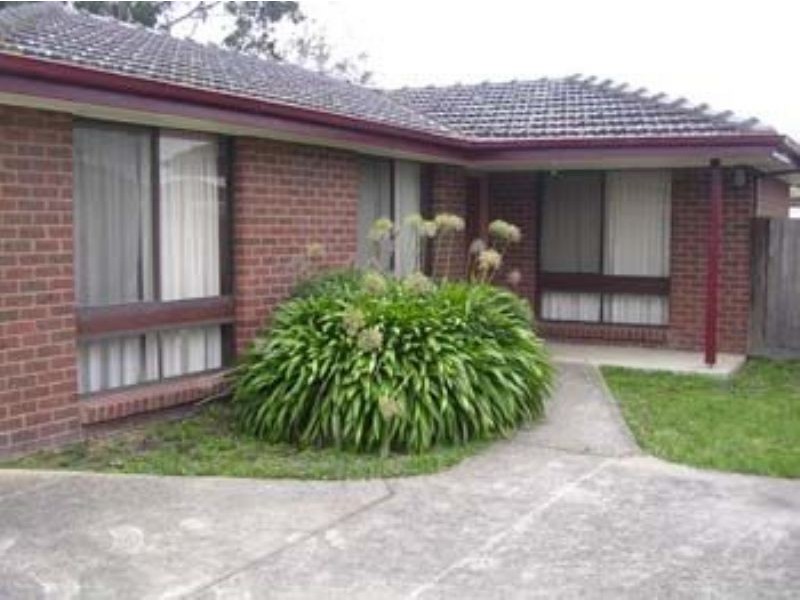 2/7 Carol Avenue, Cranbourne VIC 3977