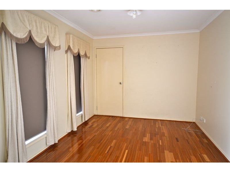 16 Cromwell Lane, Cranbourne East VIC 3977