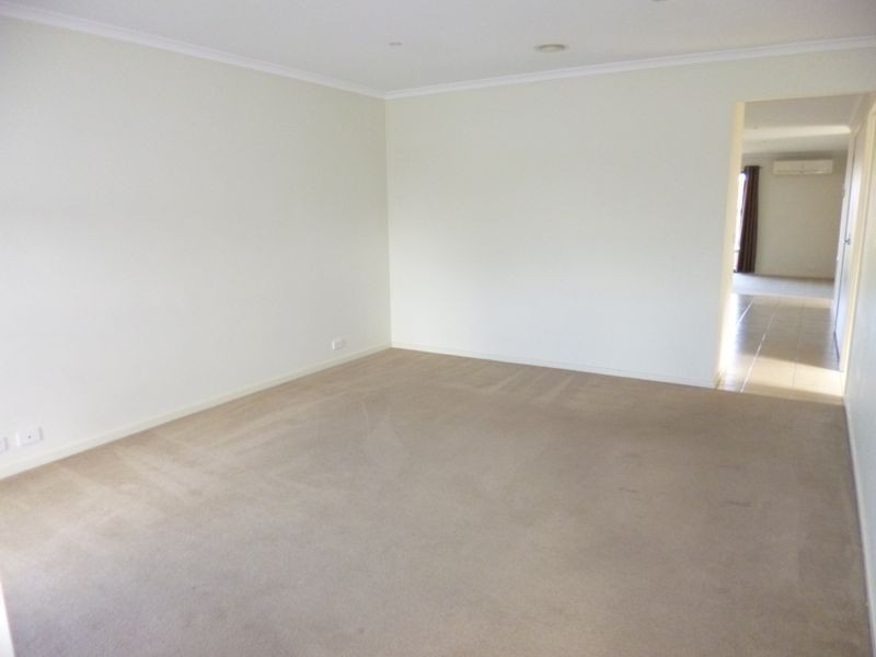 40 Sing Crescent, Berwick VIC 3806