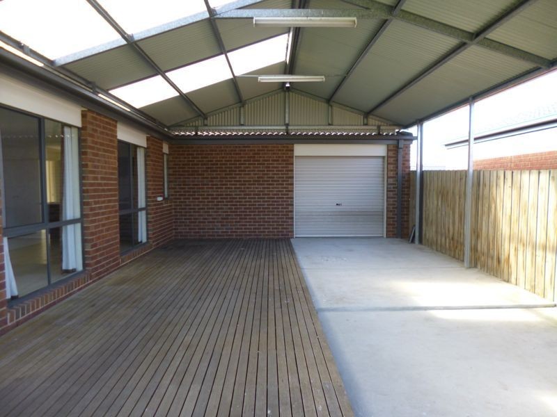 40 Sing Crescent, Berwick VIC 3806