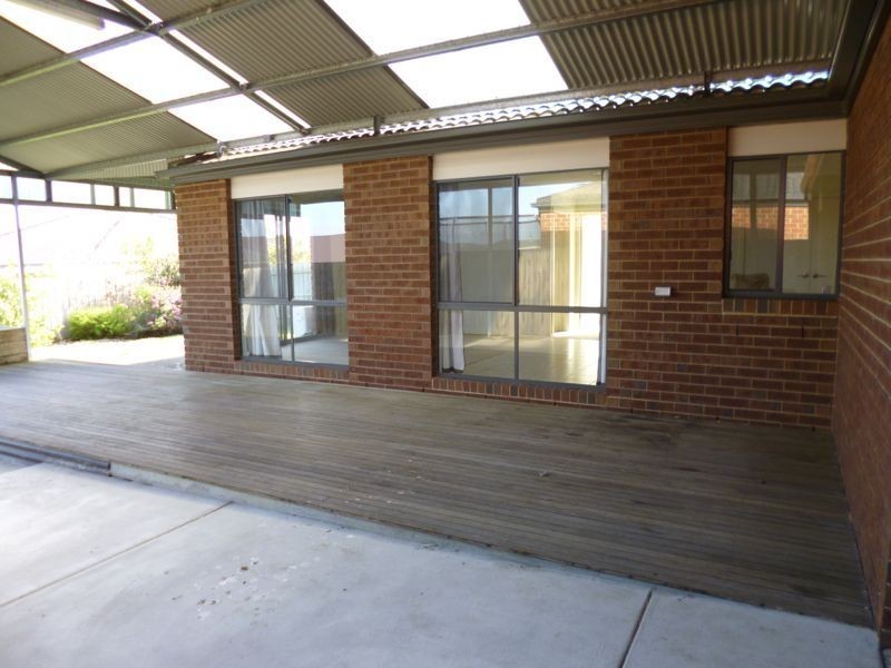 40 Sing Crescent, Berwick VIC 3806