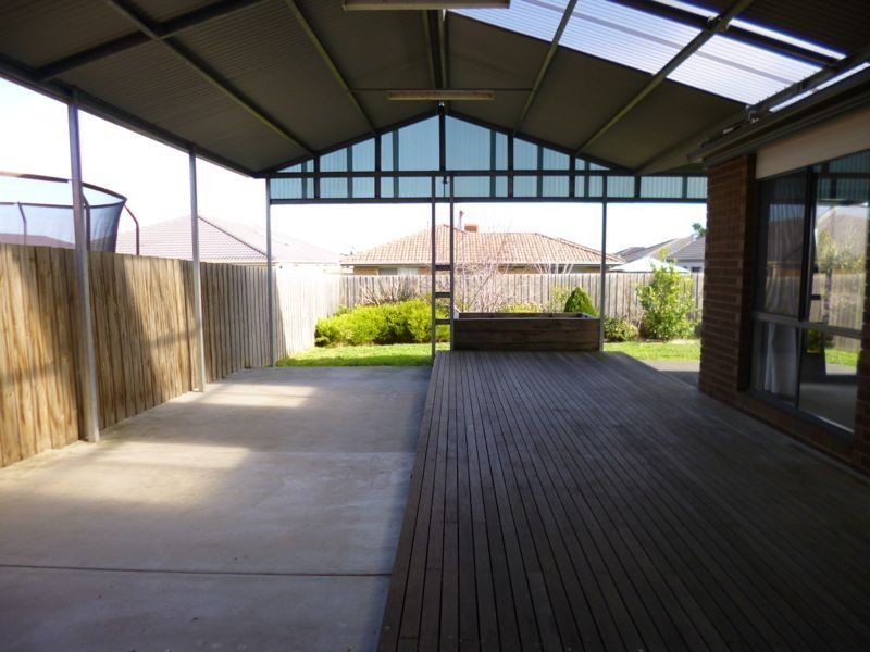 40 Sing Crescent, Berwick VIC 3806