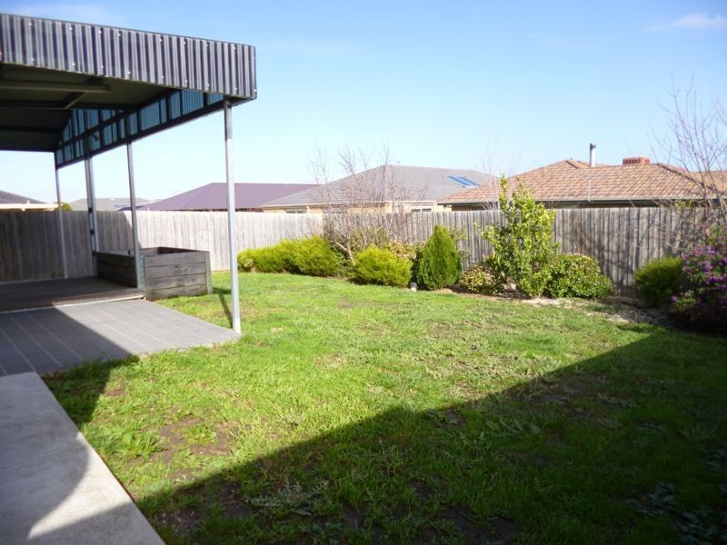 40 Sing Crescent, Berwick VIC 3806