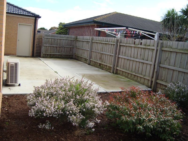 10 Gray Street, Cranbourne North VIC 3977